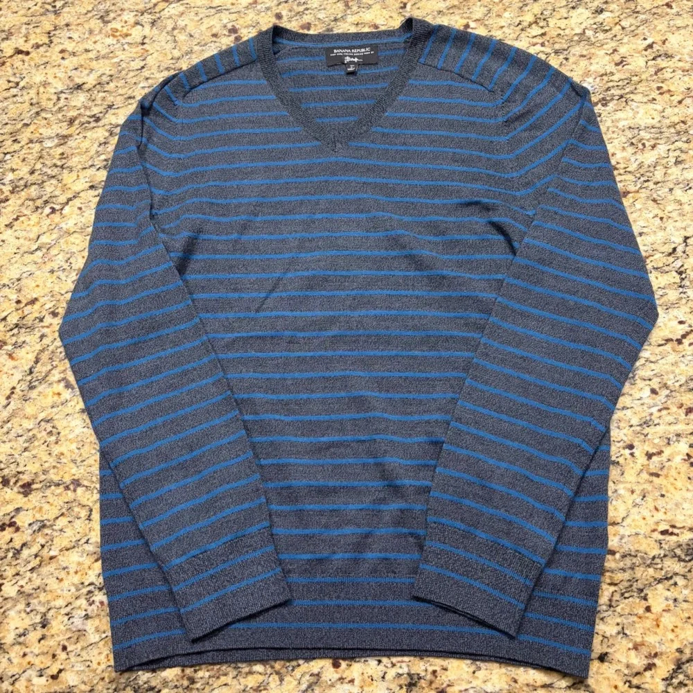 Banana Republic Mens Large Tall Merino Wool V-Neck Striped Sweater Gray Blue
